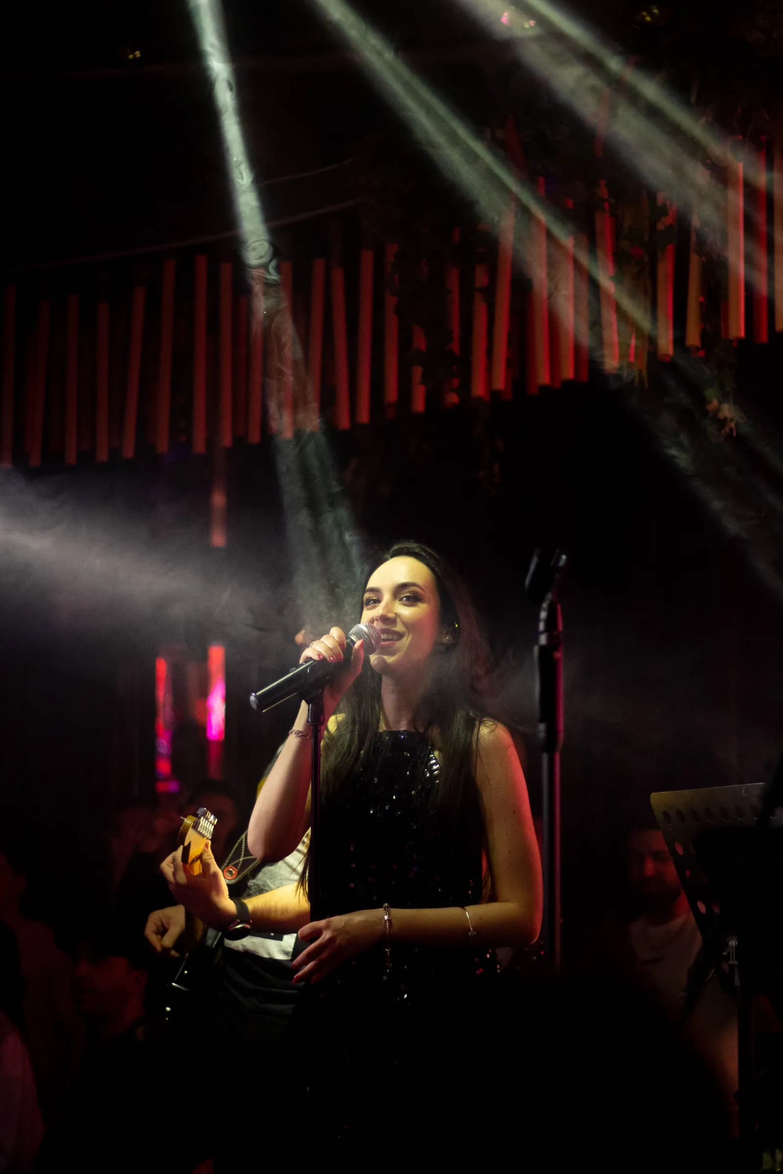 Irina Hint performing